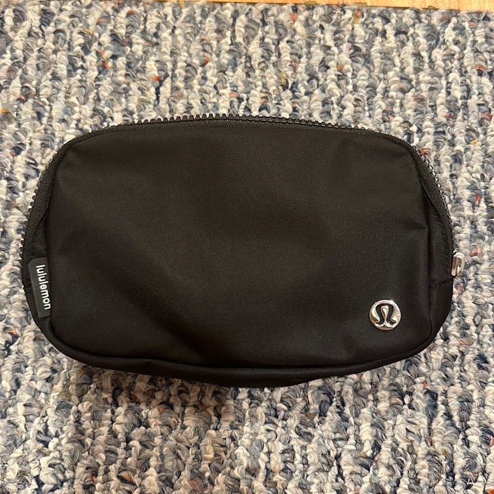 Black Lululemon Belt Bag